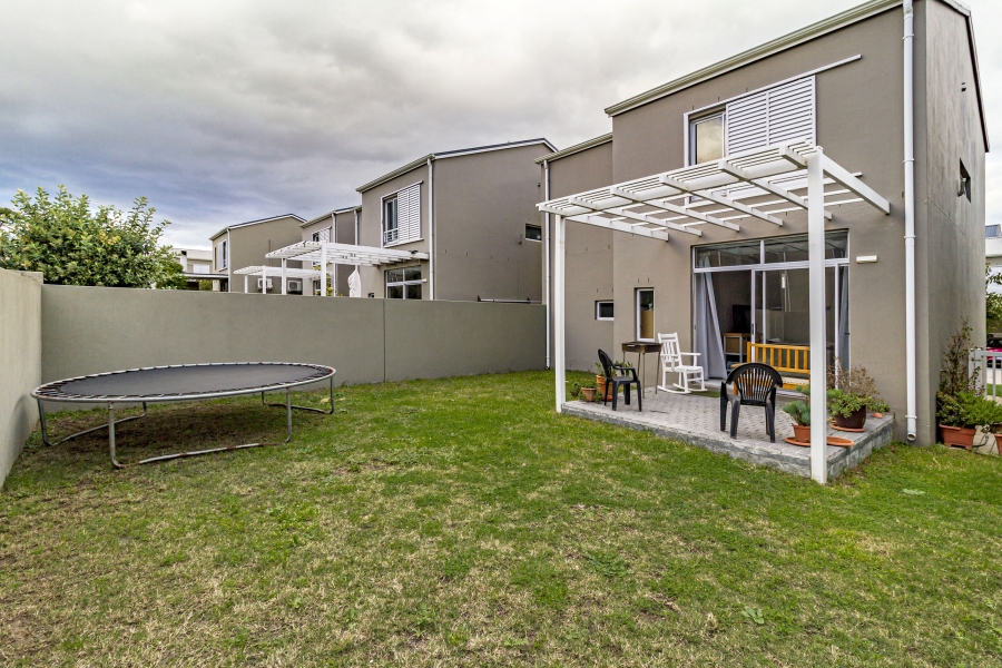 3 Bedroom Property for Sale in Somerset Lakes Western Cape